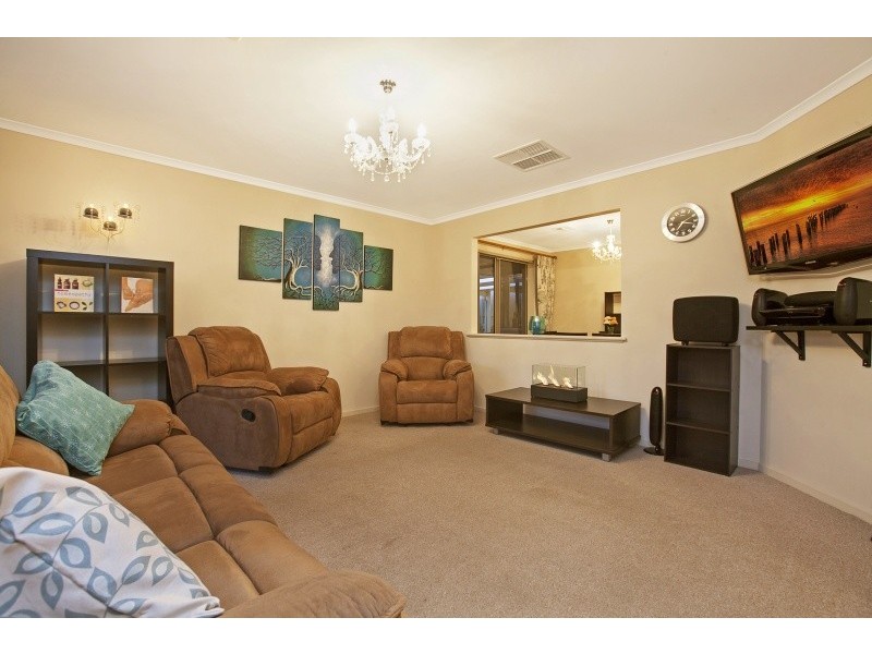 2 Fuschia Street, Huntfield Heights SA 5163