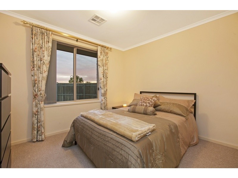 2 Fuschia Street, Huntfield Heights SA 5163