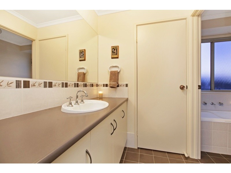 2 Fuschia Street, Huntfield Heights SA 5163