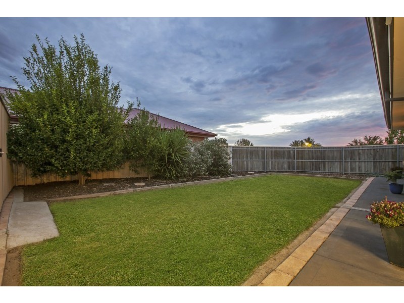 2 Fuschia Street, Huntfield Heights SA 5163