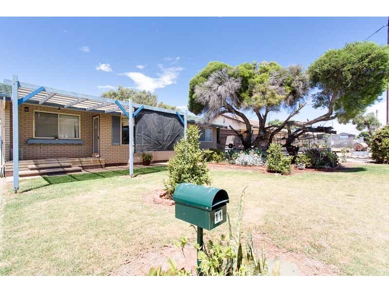 11 Whinnerah Ave, Aldinga Beach SA 5173