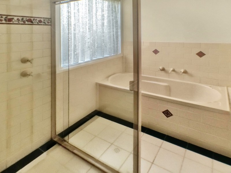 17 Nilpena Avenue, Park Holme SA 5043