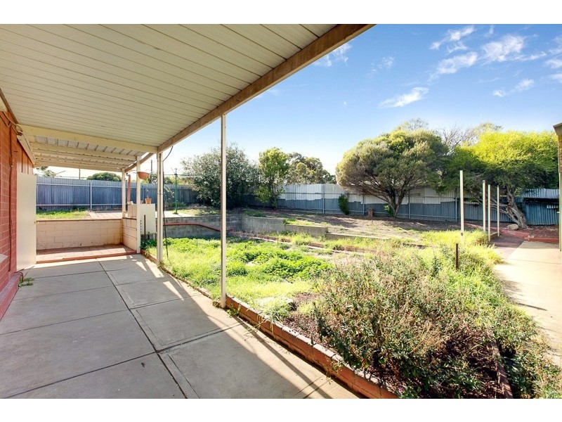 24 Kurandah Street, O’sullivan Beach SA 5166