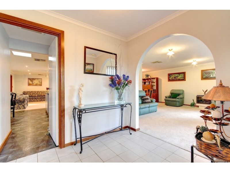 12 Allman Avenue, Woodcroft SA 5162