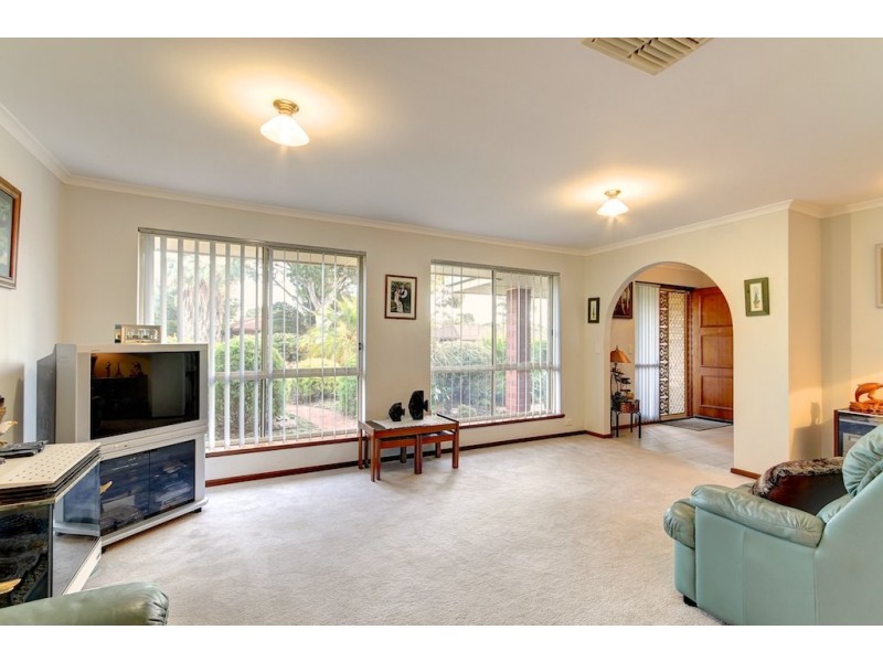 12 Allman Avenue, Woodcroft SA 5162