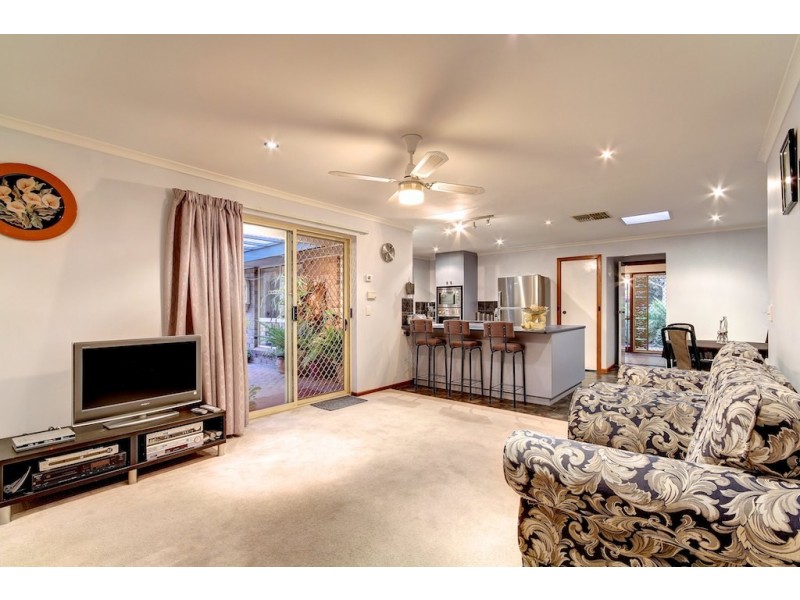 12 Allman Avenue, Woodcroft SA 5162