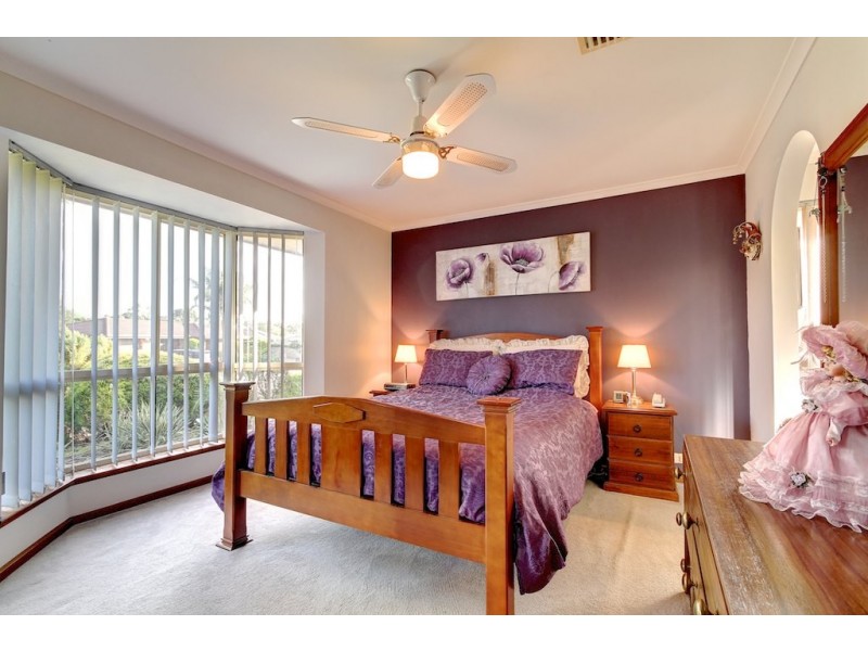 12 Allman Avenue, Woodcroft SA 5162