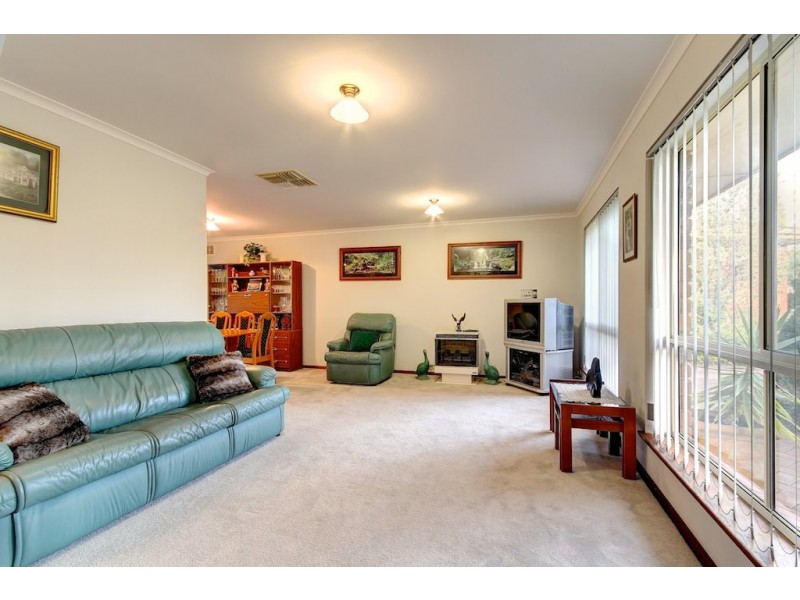 12 Allman Avenue, Woodcroft SA 5162
