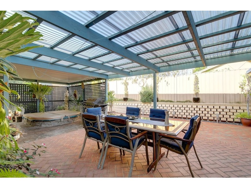 12 Allman Avenue, Woodcroft SA 5162