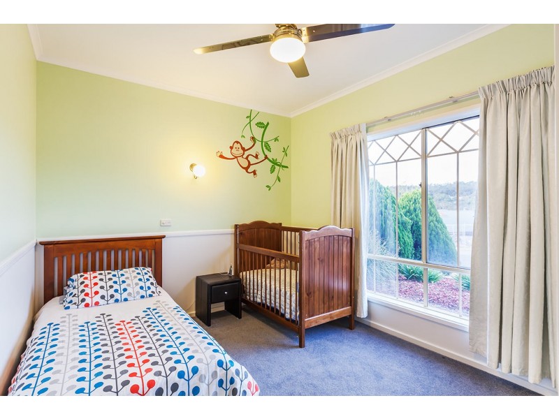 8 Gleneagles Road, Aberfoyle Park SA 5159