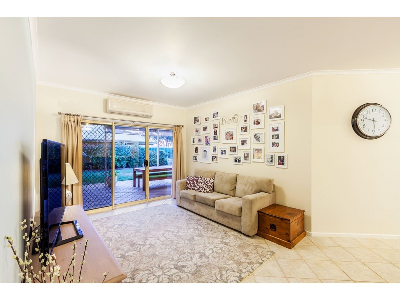 8 Gleneagles Road, Aberfoyle Park SA 5159