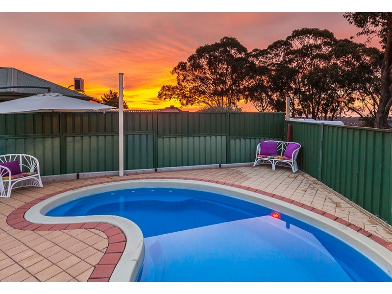 8 Gleneagles Road, Aberfoyle Park SA 5159