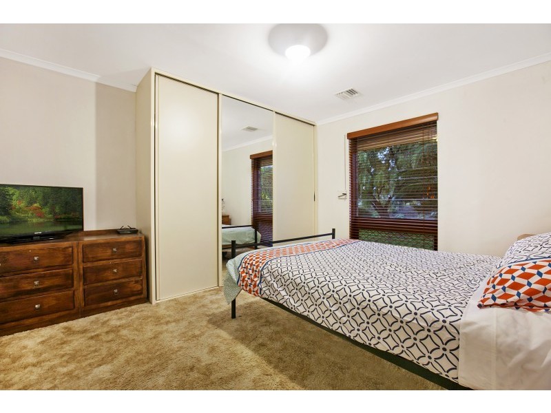 6 Jessica Street, Aberfoyle Park SA 5159