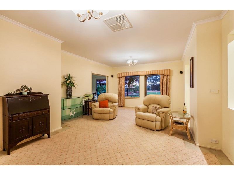 206 Reynell Road, Woodcroft SA 5162