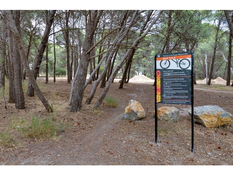 206 Reynell Road, Woodcroft SA 5162