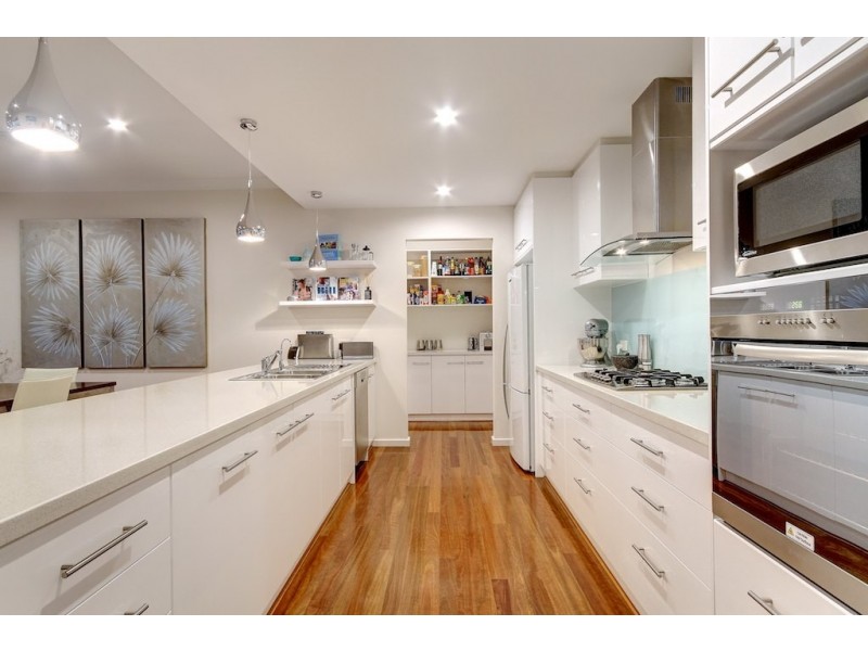 10 Elizabeth Crescent, Hallett Cove SA 5158