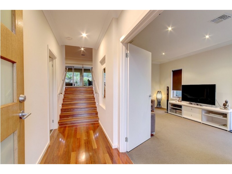 10 Elizabeth Crescent, Hallett Cove SA 5158