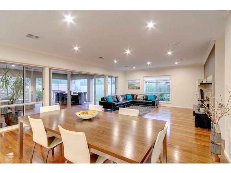 10 Elizabeth Crescent, Hallett Cove SA 5158