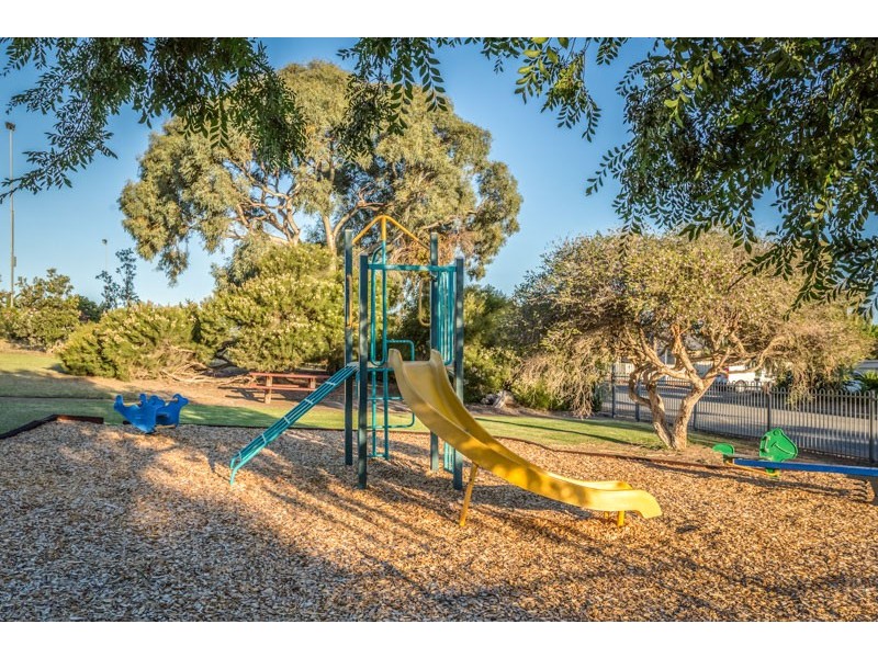32 Mills Avenue, Port Noarlunga SA 5167