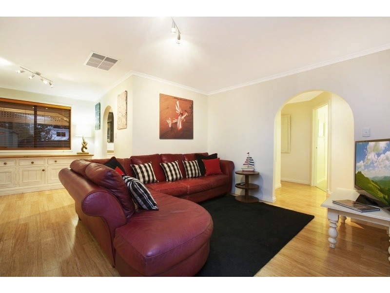 17 Caffrey Crescent, Port Willunga SA 5173