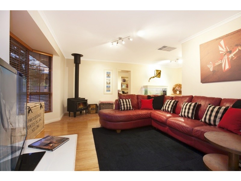 17 Caffrey Crescent, Port Willunga SA 5173
