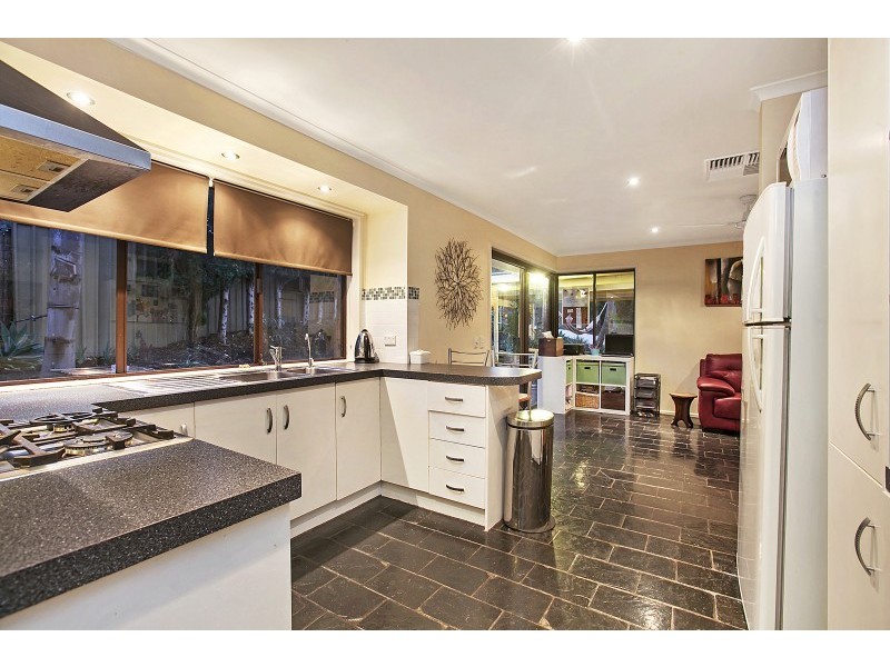 21 Doulton Drive, Trott Park SA 5158