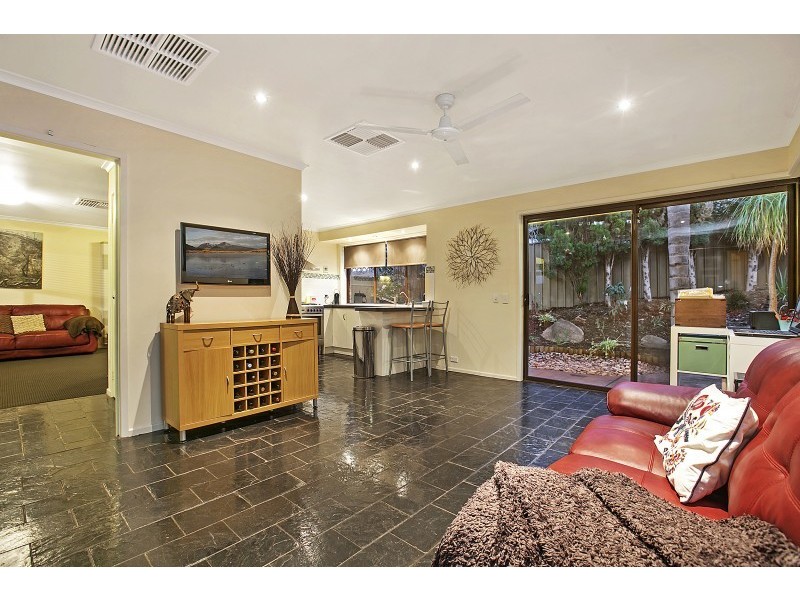 21 Doulton Drive, Trott Park SA 5158