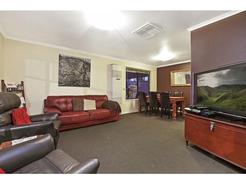 21 Doulton Drive, Trott Park SA 5158