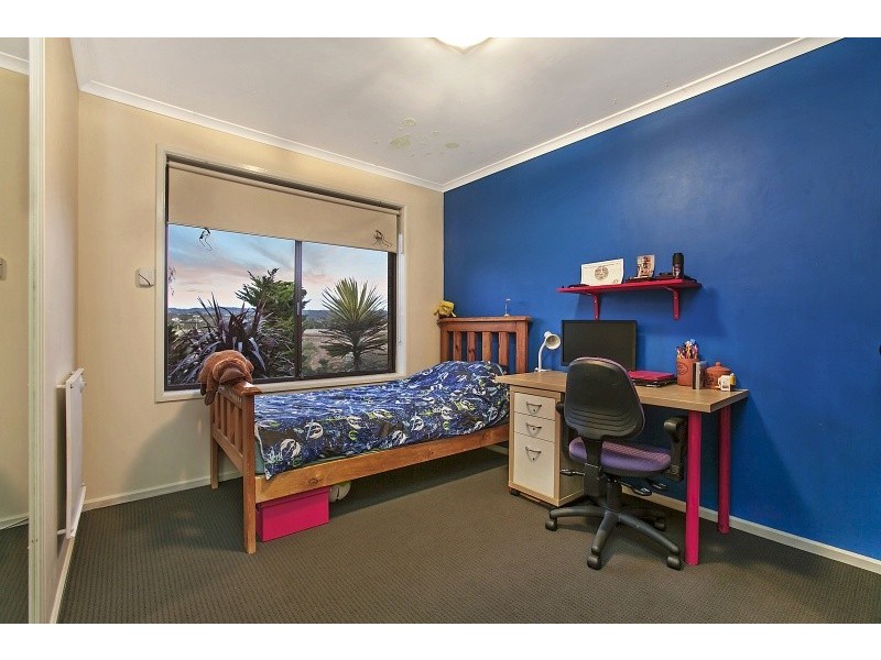 21 Doulton Drive, Trott Park SA 5158
