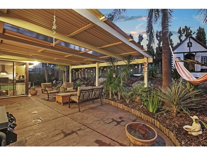 21 Doulton Drive, Trott Park SA 5158