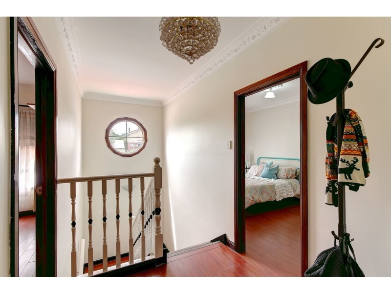 4 Down Drive, Valley View SA 5093