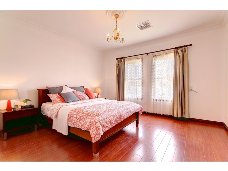 4 Down Drive, Valley View SA 5093