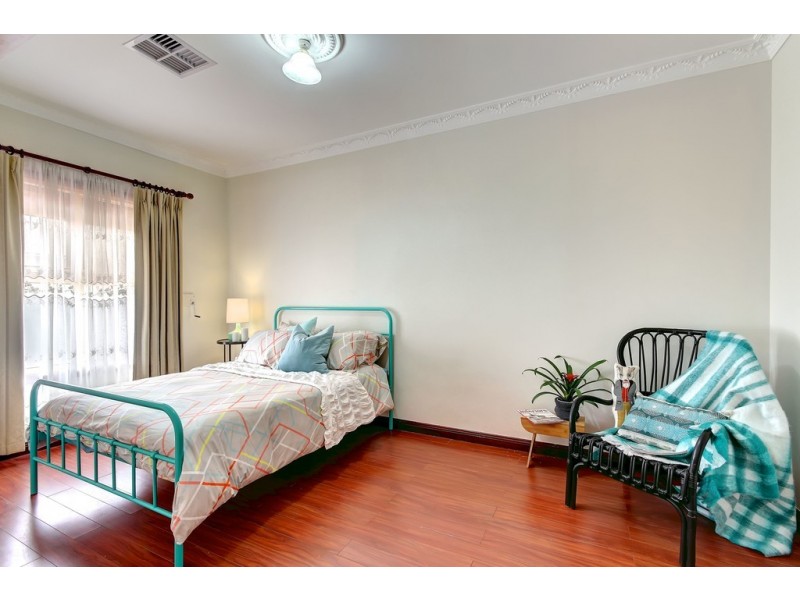 4 Down Drive, Valley View SA 5093