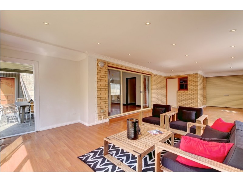 4 Down Drive, Valley View SA 5093