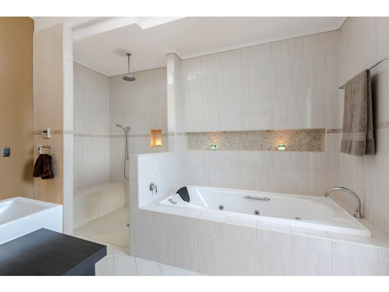 28 The Crescent, Brighton SA 5048