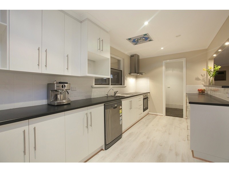 11 Trelawney Crescent, Huntfield Heights SA 5163