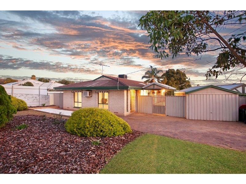 11 Trelawney Crescent, Huntfield Heights SA 5163