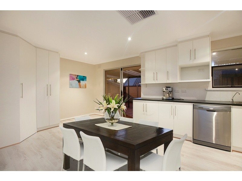 11 Trelawney Crescent, Huntfield Heights SA 5163