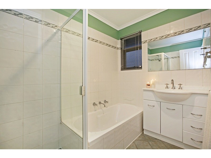 11 Trelawney Crescent, Huntfield Heights SA 5163