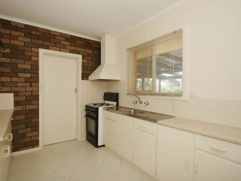 12 Madeira Road, Morphett Vale SA 5162