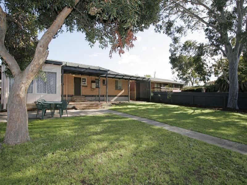 12 Madeira Road, Morphett Vale SA 5162
