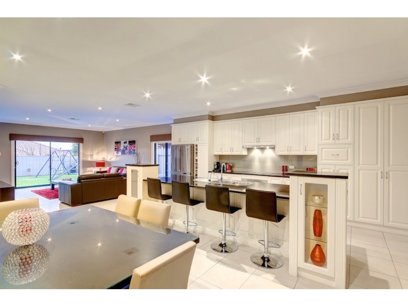 47 Freebairn Drive, Hallett Cove SA 5158