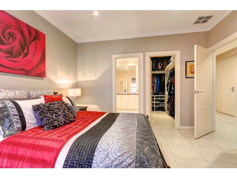 47 Freebairn Drive, Hallett Cove SA 5158