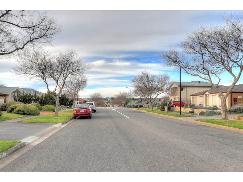 47 Freebairn Drive, Hallett Cove SA 5158