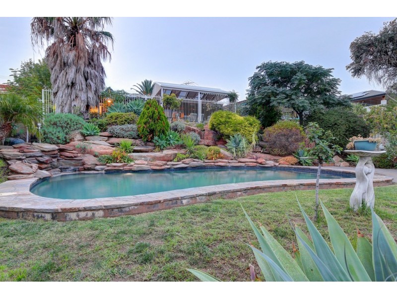 13 Saint Vincents Avenue, Hallett Cove SA 5158