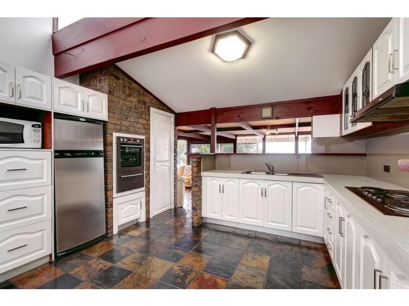 13 Saint Vincents Avenue, Hallett Cove SA 5158