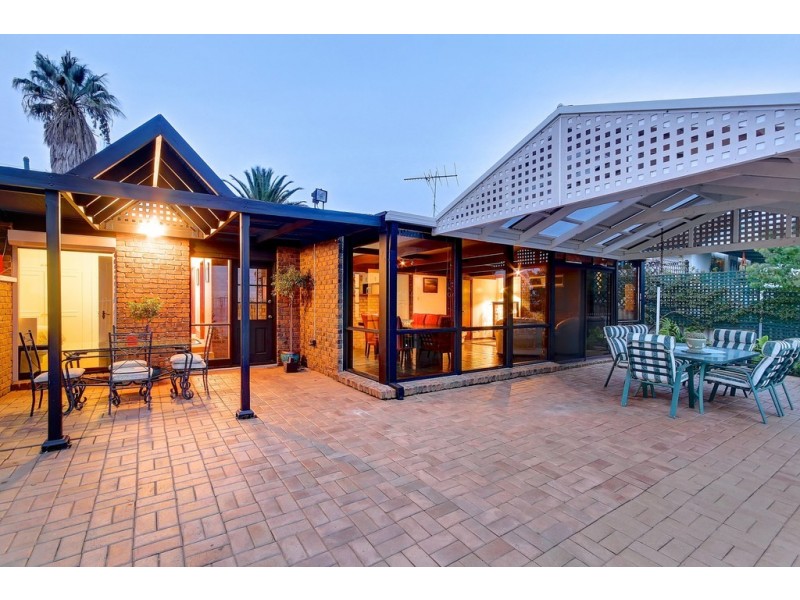 13 Saint Vincents Avenue, Hallett Cove SA 5158