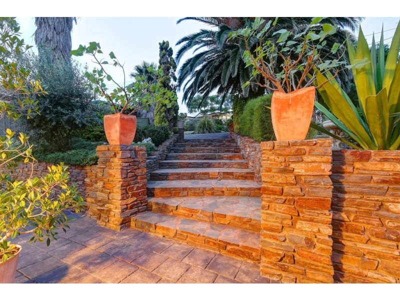 13 Saint Vincents Avenue, Hallett Cove SA 5158