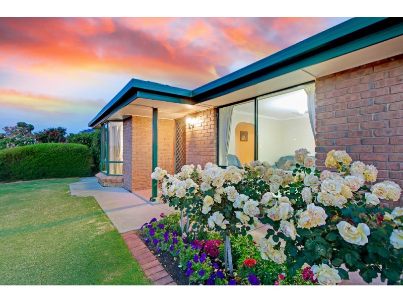 73 Investigator Drive, Woodcroft SA 5162