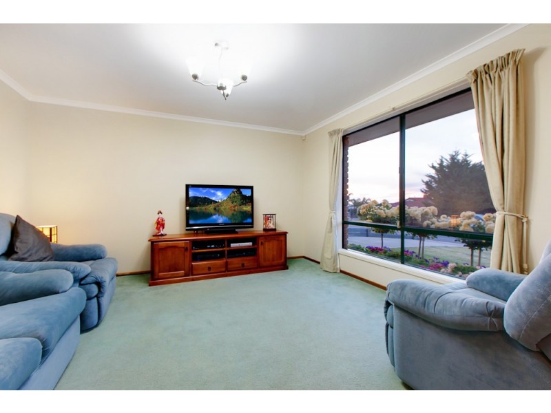 73 Investigator Drive, Woodcroft SA 5162